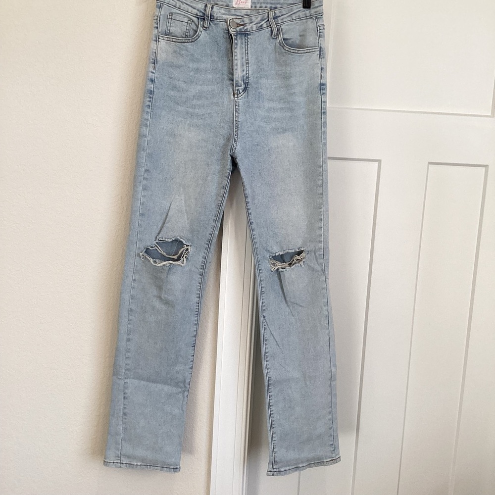 FREE BZOF Women’s Straight-Leg Distressed Light Wash High-Rise Jeans